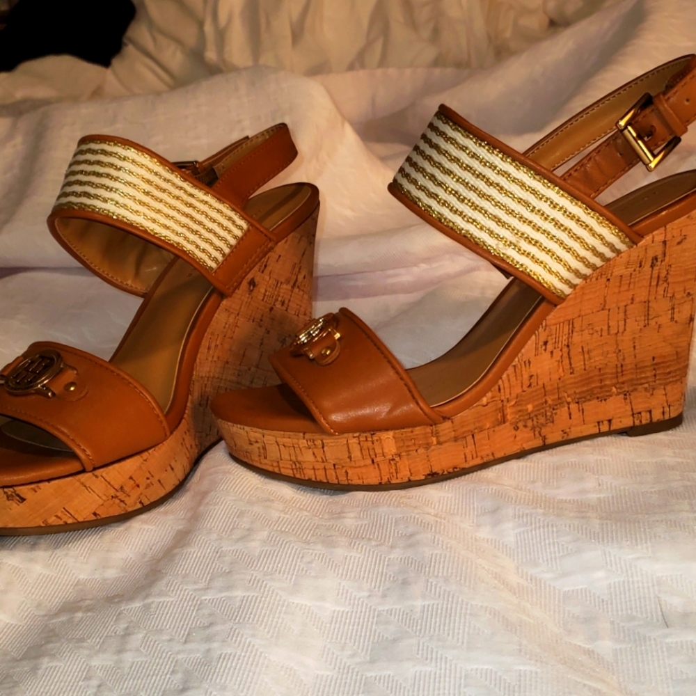 Wedge - Picture 6 of 11
